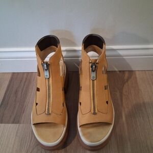 Timberland Women's Tan Open-Toe Sandals